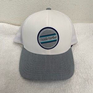Travis Mathew Men's White Gray Logo 110 FlexFit Snap Back Trucker Hat O/S Casual
